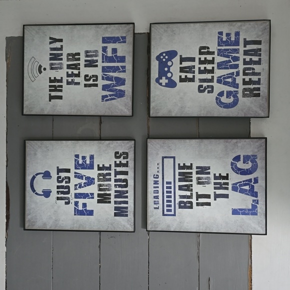 Framed gamer pictures - Picture 1 of 2